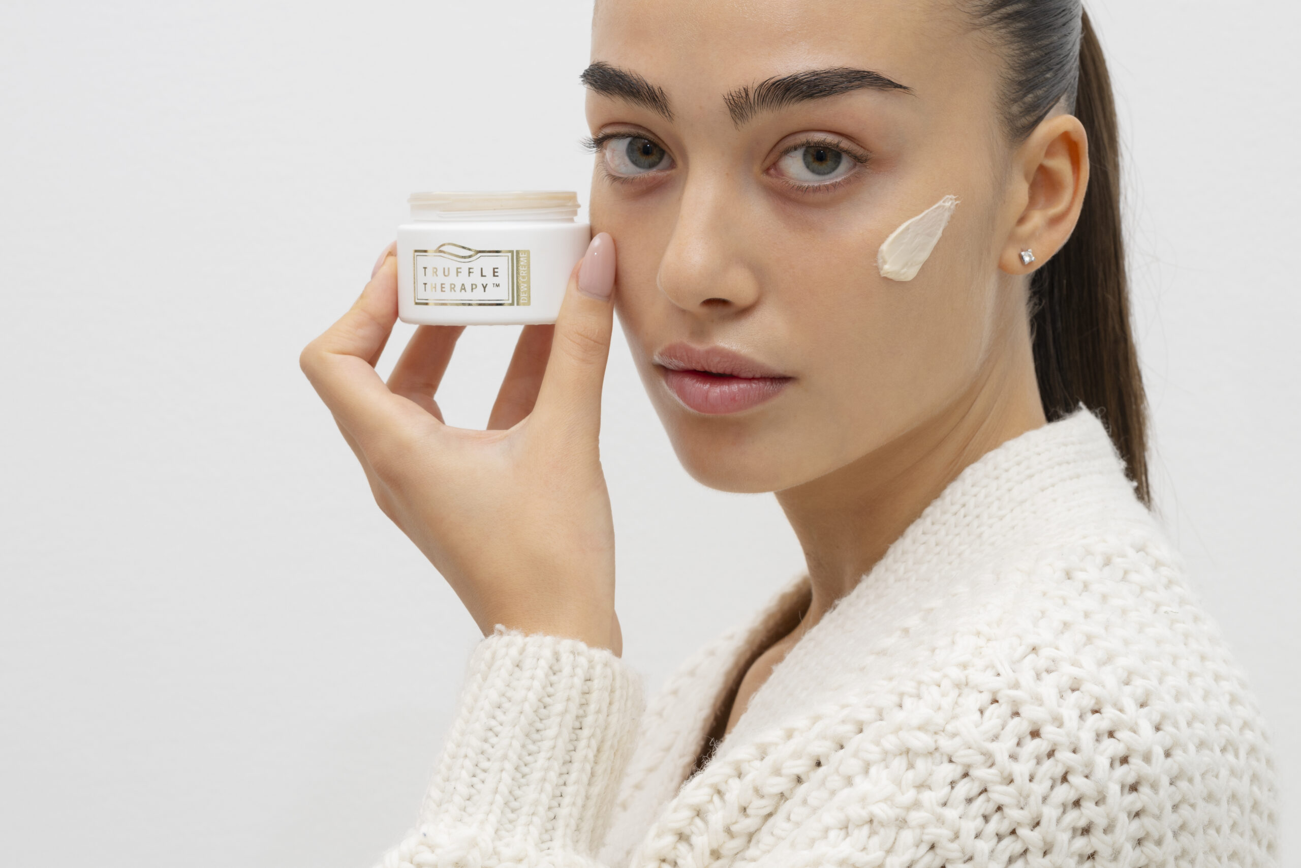 Truffle Therapy Dew Crème – Hidratáló Nappali Arckrém termékkép – DSC 3800 scaled